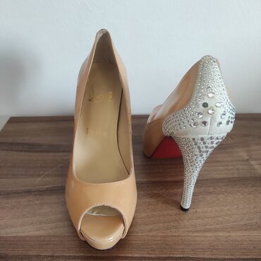 Women's Sneakers and athletic shoes: Tuflilər, Ölçü: 37, rəng - Qara, İşlənmiş