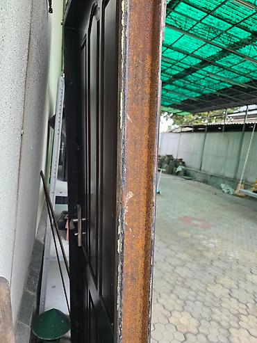 door: Продаю входную дверь
весит около 100кг
самовывоз — 2