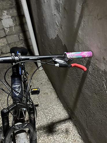 BMX marka dağ velosipedi - Geniş alüminium çərçivə, idman üslubunda