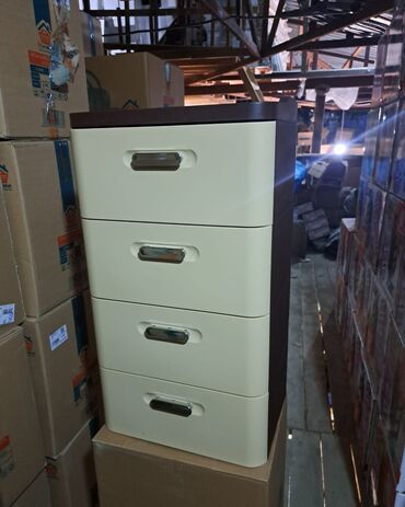 Komodlar: Yeni, Güzgüsüz — 26