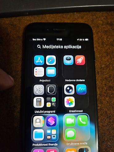 Apple iPhone: IPhone SE 2020 – 64 GB,84%Bhelta crna boja Telefon je polu ispravan — 6