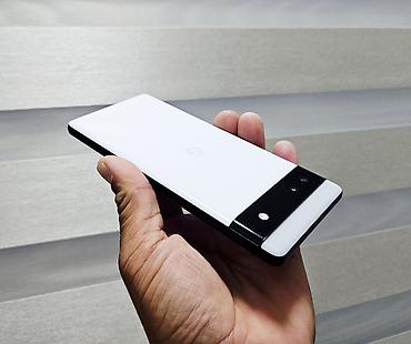 Google Pixel 6A, Б/у, 128 ГБ, цвет - Белый, 1 SIM, 2 SIM