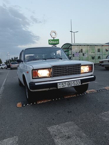 ваза стеклянная прозрачная высокая без узора: VAZ (LADA) 2107: 1.5 l | 2005 il 87000 km Sedan