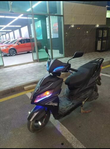 Mopedlər,skuterlər: - YAMAHA, 125 sm3, 15000 km