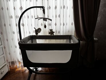 uşaq matras: Oğlan və qız üçün, İşlənmiş, Dördbucaq, Beşik, Dəstsiz, Matras ilə, Yellənmə mexanizm ilə