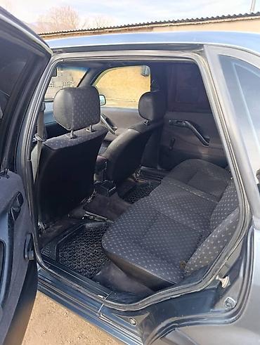 Volkswagen: Volkswagen Passat: 1995 г., 2 л, Механика, Бензин, Седан — 9