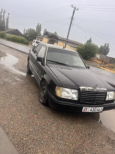 эшик б у: Mercedes-Benz W124: 1990 г., 2.2 л, Кол менен иштөөчү, Дизель, Седан — 2