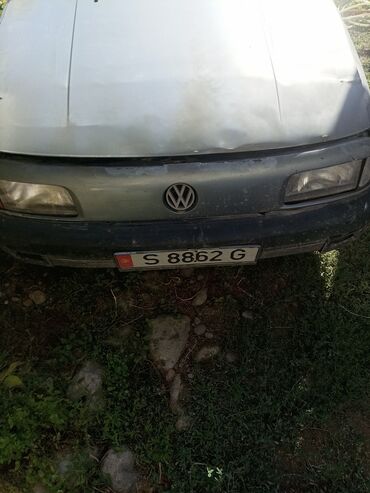 Volkswagen Passat Variant: 1988 г., Механика, Бензин