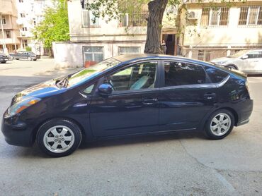 Toyota: Toyota Prius: 0.9 l | 2009 il Sedan