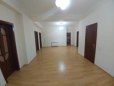 Mənzillər: 3 otaqlı, Yeni tikili, 135 kv. m — 1