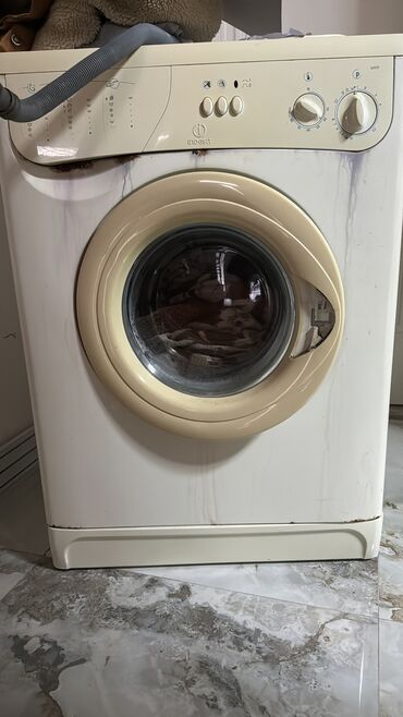 indesit paltaryuyan servis: Paltaryuyan maşın Indesit, 5 kq, İşlənmiş, Avtomat, Qurutmasız, Kredit yoxdur, Ünvandan götürmə