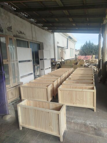 Bitkilər üçün dibçəklər: Taxta dipçəklər.Sex qiymətinə. ♦️Endrim mart ayı ▶️İstenilən modeldə — 6