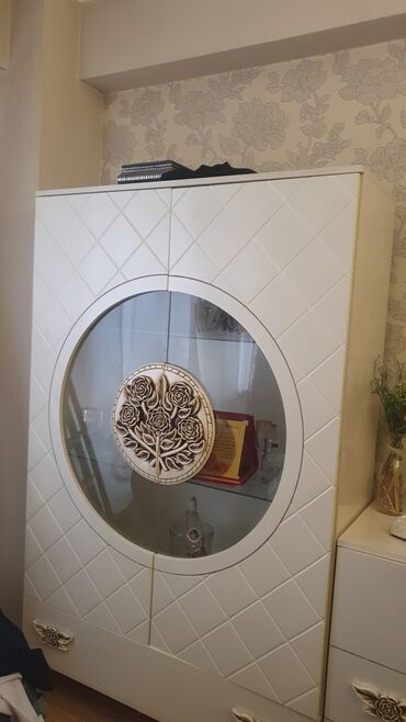 ikinci əl əsyalar: Salon mebeli 3 ededi ededi 150 manat tezei 7 aydı alınıb