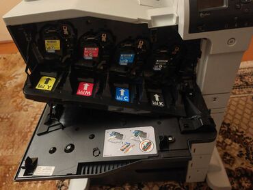 Printerlər: HP Color LaserJet CP5525 rəngli lazer printeri Tam işlək — 2