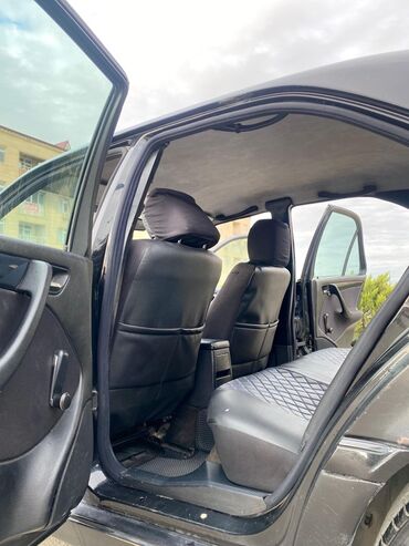 Mercedes-Benz: Mercedes-Benz C-Class: 1.8 l | 1999 il Sedan — 9