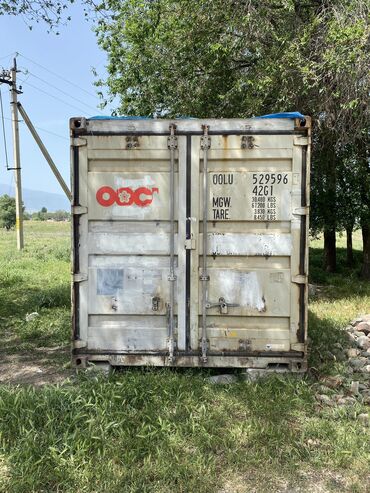 швейная машинка для дома: Продается контейнер внутри есть двери пластиковые . Утеплен обшит