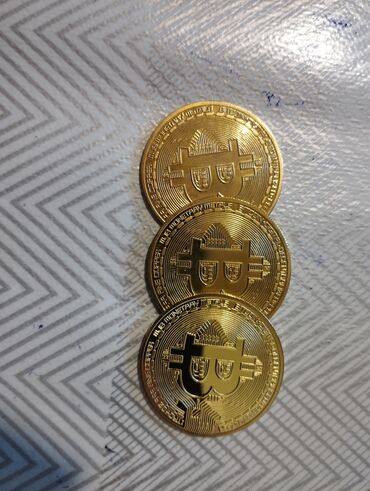CD, DVD disklər və kassetlər: Bitcoinler satılır DƏNƏSİ 5 AZN orijinalından fərqi yoxdur.Dekorativ