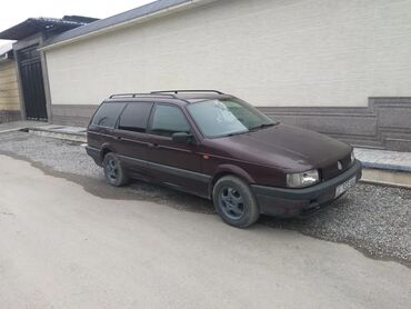 спец машина: Volkswagen Passat Variant: 1993 г., Универсал
