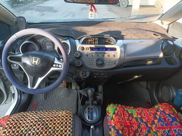 Honda: Honda Fit: 2011 г., 1.5 л, Автомат, Бензин, Хэтчбэк — 8