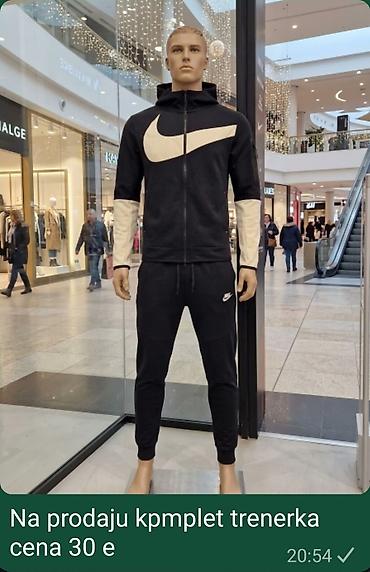 pull and bear duksevi: Komplet trenerka – muški model - Gornji deo: dukserica sa kapuljačom — 4