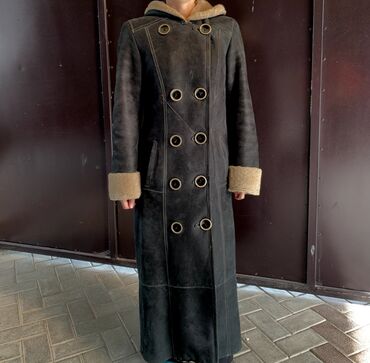 коричневое пальто: Продается натуральная дублёнка, б/у произв.Турция. Размер S-44-46