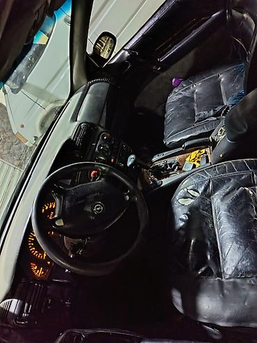opel omega b: Opel Omega sedan - Kuzov: 4 qapılı sedan, gümüşü rəng - Ban — 4