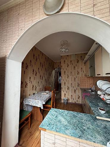 Продажа квартир: 3 комнаты, 60 м², Пишпек 105 серия, 7 этаж, Старый ремонт — 5