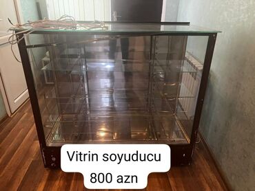 Dönər aparatları: Şirniyyat vitrin soyuducu 800 AZN satılır ❗ Ölçü hun.1.10sm en:1.20sm