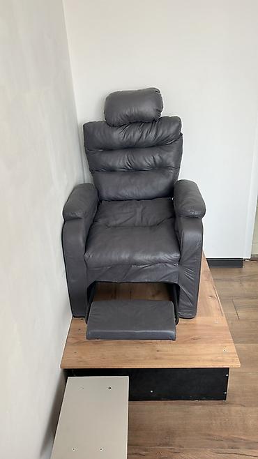 кресло шизлонг: Педикюрное кресло новое — 1