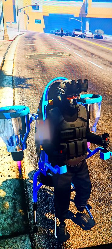 Digər avtomobillər: Qarajda müxtəlif növ nəqliyyat vasitələri var. Yüksək keçmə — 10