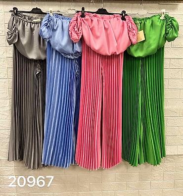 second hand valjevo: Top ženski komplet – elegantan plisirani set
2800 din
S M L — 4