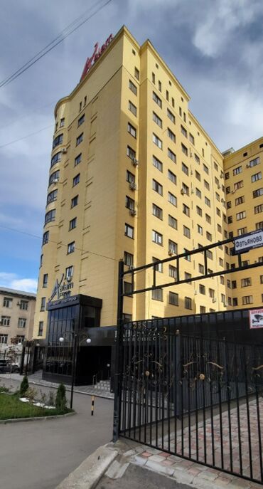 сдаю квартиру в барачном доме: 2 бөлмө, 77 кв. м, Элитка, 4 кабат, Евроремонт