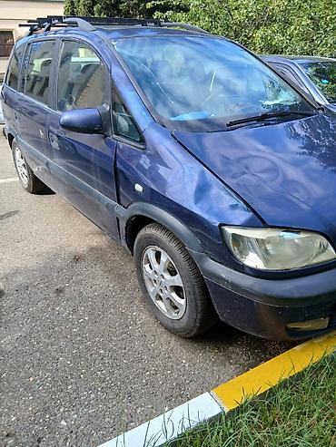 opel zafira a: Opel Zafira A, mavi rəng, 7 yerlik kompakt miniven. Opel Zafira.İli — 3