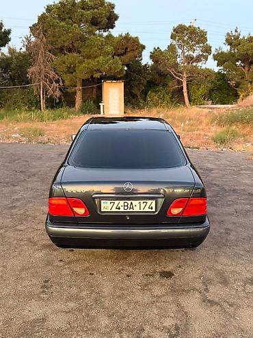 mersedes manitor: Mercedes-Benz E 240: 2.4 l | 1998 il Sedan — 7
