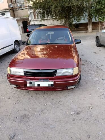 Kommersiya nəqliyyat vasitələri: Opel Vectra: 2 l | 1992 il 378000 km Sedan