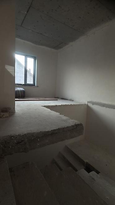 Продажа коттеджей и домов: 4 комнаты, 181 м², 270 соток, Бишкек, Городская больница №4 (ул. Айни) Собственник — 13