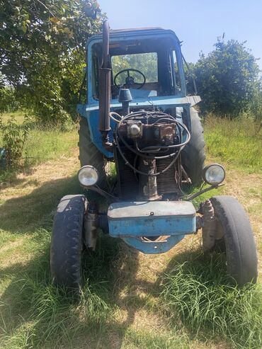Traktorlar: Salam əleykum dostlar traxtor satılır istəyən zəng eləsin 0504994930