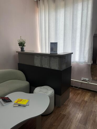 флипчарты agent с дополнительными планками: Ресепшен, очень удобный почти новый, есть подсветка в отличном