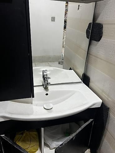 Hamam dolabları: Hamam üçün lavabo dəsti - Material: ağ keramika lavabo, qara rəngli — 3