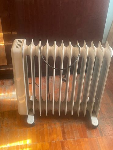 qızdırıcı radiyator: Radiator əla veziyyetde 40 AZN ünvan 8 Noyabr m.Çinarə 1336