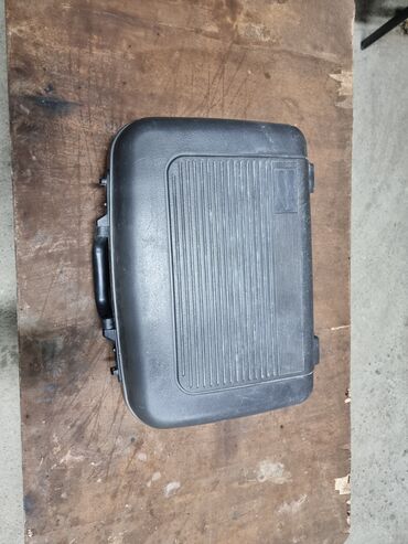 Видеокамеры: Продаю видеокамеру Hitachi VM-2480E в очень хорошем состоянии только — 9