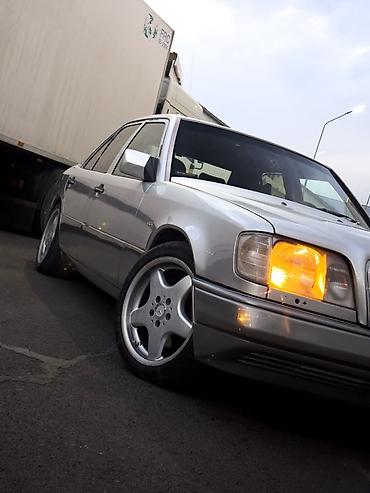 Mercedes-Benz E-Class: 1993 г., 3.2 л, Автомат, Бензин, Седан