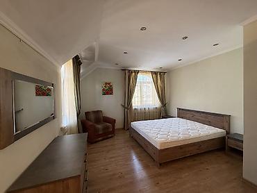 Долгосрочная аренда домов: 175 м², 5 комнат, Кондиционер, Забор, огорожен, Парковка — 7