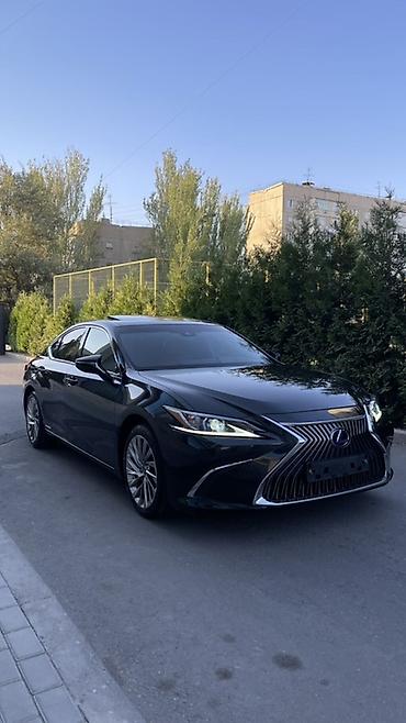 передний сиденья: Lexus ES: 2019 г., 2.5 л, Вариатор, Гибрид, Седан — 1