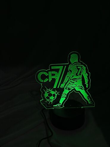 Oyuncaqlar: Suvenır qelem, karandaş qabı.futbolcularin fiqurui ile.Futbolcu — 17