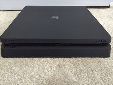 sony plastatyon: Продаю Playstation 4 slim 500гб памяти. В комплекте 5 дисков,2