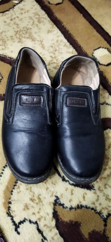 ganteli 30 kg: Продаю детскую обувь, размер 30, для мальчиков, (окончательная)