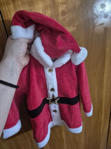 Ostala dečija odeća: 2 vrste komplet odelca za Deda Mraza. 1. Plišana pidžamica i — 3