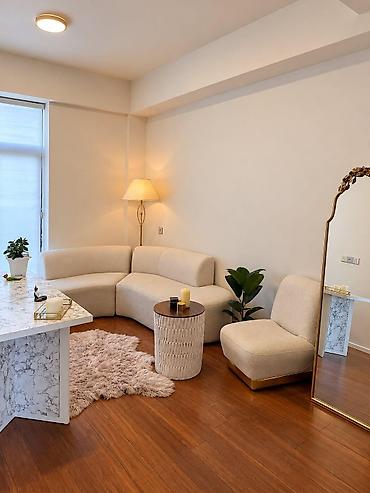 ağ divan: Divan kreslo 250azn. Unvan Ağ şəhər (aml) — 1