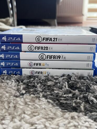 PS4 (Sony Playstation 4): Prodajem PlayStation 4 konzolu u super stanju, radi bez kočenja i na lalafo.rs — 13 PS4 (Sony Playstation 4): Prodajem PlayStation 4 konzolu u super stanju, radi bez kočenja i — 13